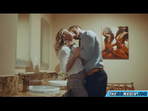 ❤️ Когато наедряла блондинка ви съблазни в обществена тоалетна Супер секс в bg.sexafinkarasskaz.ru ☑